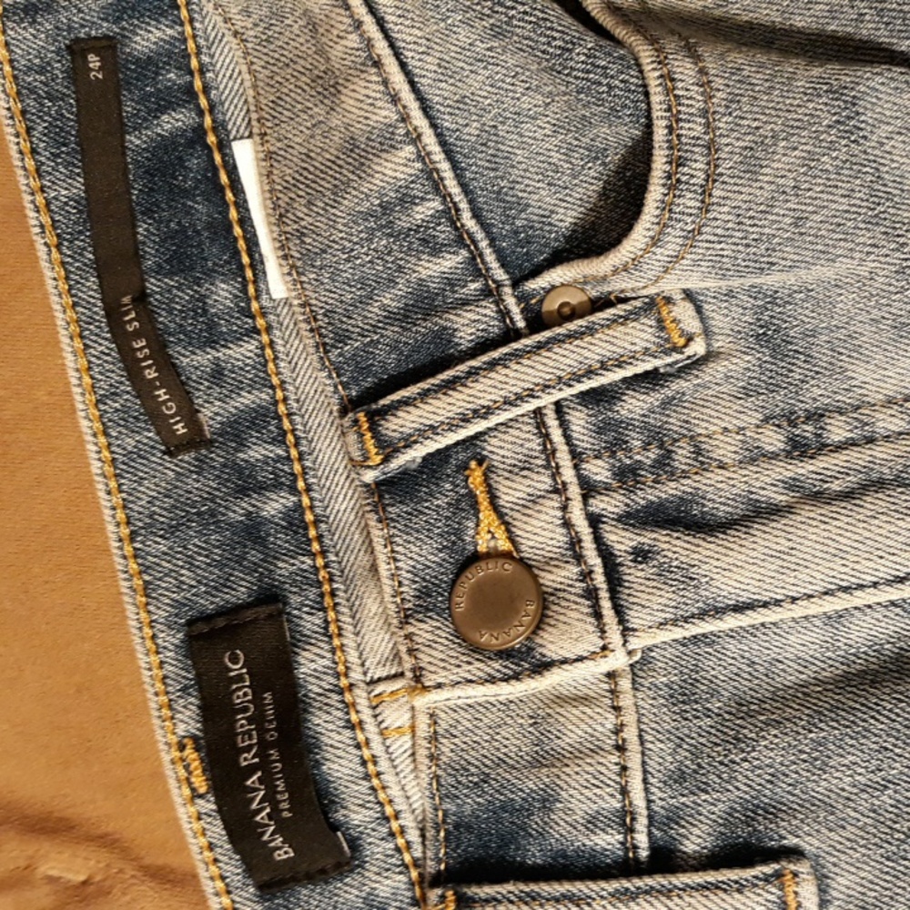 🆕️High Rise Slim Rip Ankle Jean🪞 - Picture 4 of 12